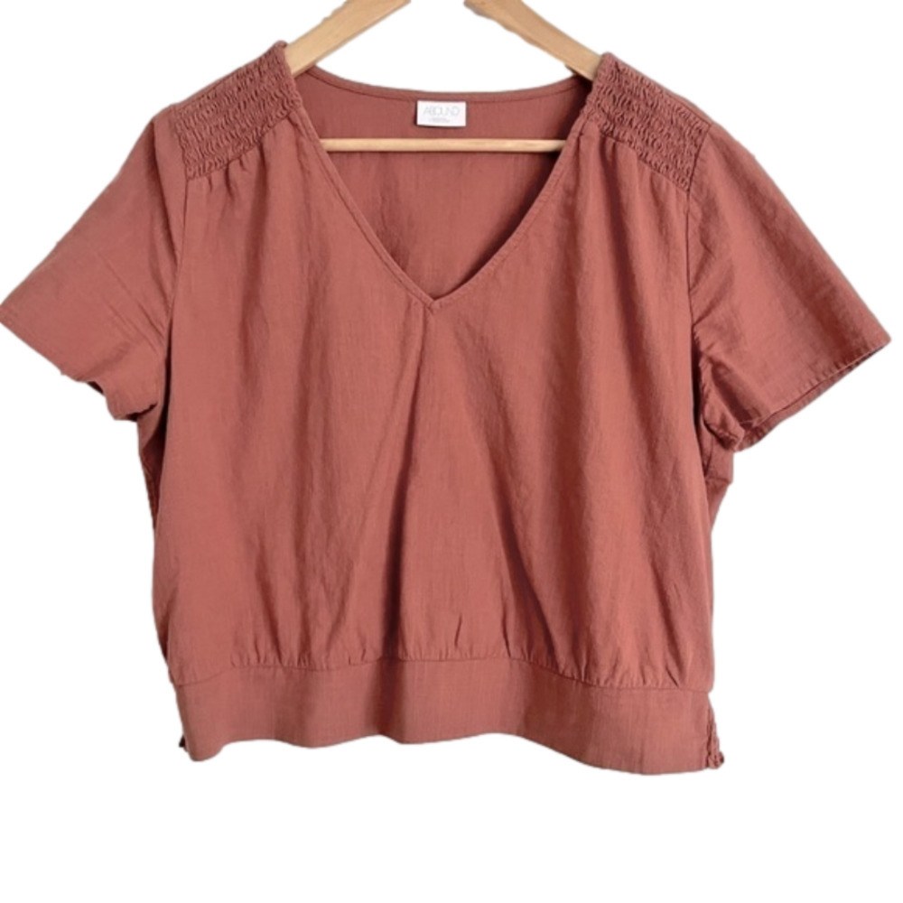 Abound cotton Crop short sleeve V-neck top. Burnt orange pink colour. Size Large